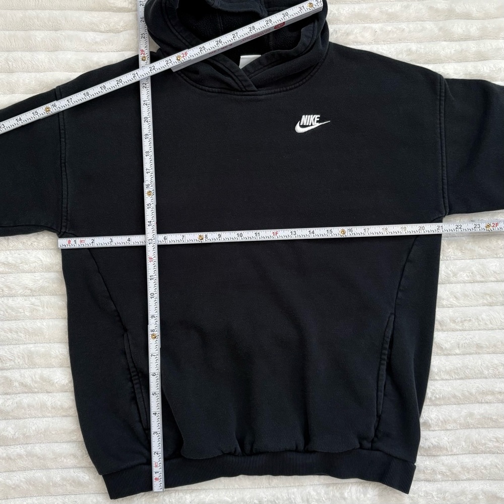 5/20$ NIKE Black Hoodie Long Sleeve Kangaroo Pocket Embroidered Youth Large - Picture 6 of 6